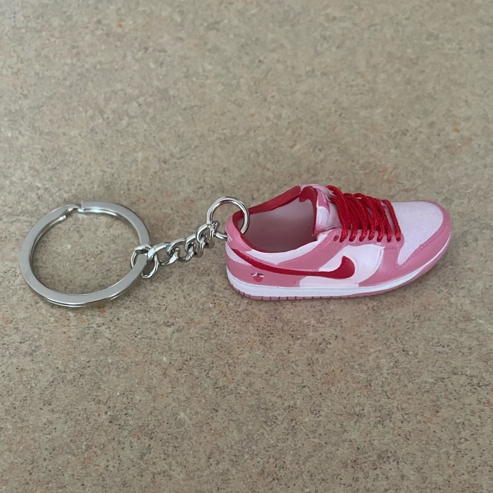 Keychain✨ - Picture 2 of 6
